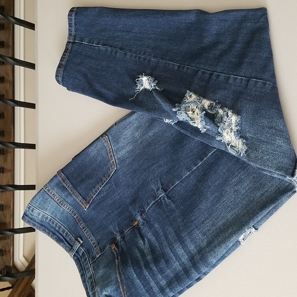 V.I.P distressed light weight jeans.. - Picture 1 of 10
